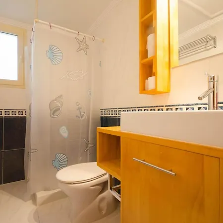 Apartment Daniela- Very Close To The Centre Of Estepona And The Beach. アパート エステポナ