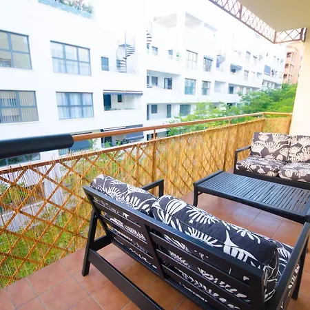 Apartment Daniela- Very Close To The Centre Of Estepona And The Beach. エステポナ