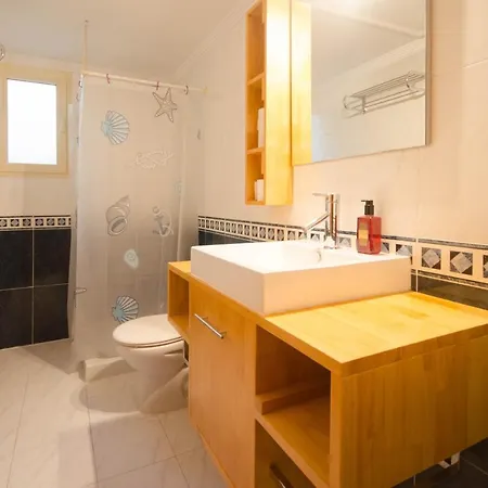 Apartment Daniela- Very Close To The Centre Of Estepona And The Beach. *