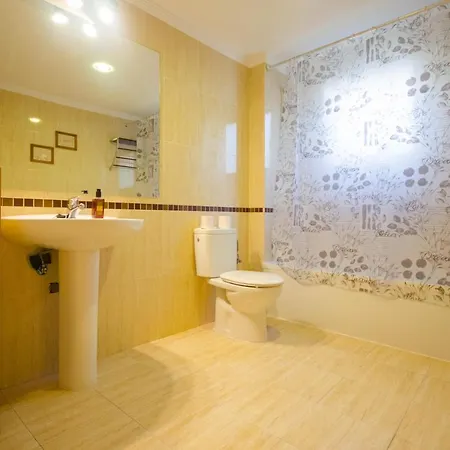 Apartment Daniela- Very Close To The Centre Of Estepona And The Beach. *